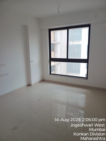 Room in 2 BHK Apartment at Sunteck City Avenue 1, Goregaon West – for Sale