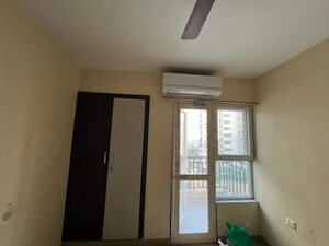 Room in 3 BHK Apartment at Mapsko Paradise, Sector 83 – for Sale