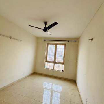 Room in 3 BHK Apartment at Tulip White, Sector 69 – for Rent