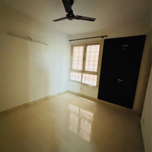 Room in 3 BHK Apartment at Tulip White, Sector 69 – for Rent