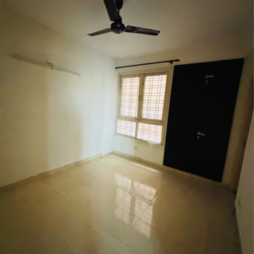 Room in 3 BHK Apartment at Tulip White, Sector 69 – for Rent