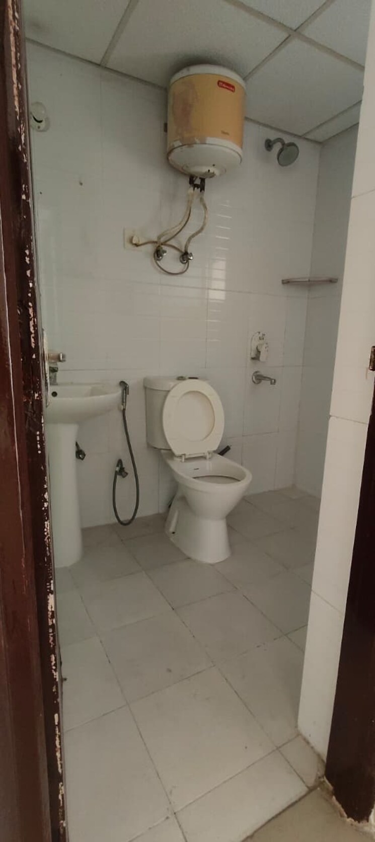 Bathroom, supertech-cape-town 2.5 Bedroom 1150 Sq.Ft. Apartment In Sector 74 Noida 9385781