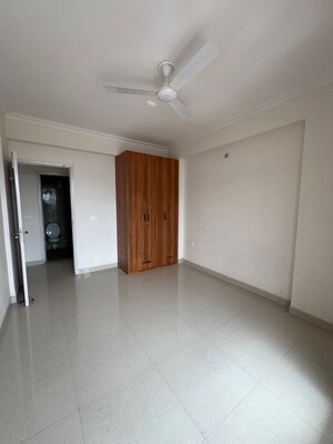 3 BHK Apartment For Rent in Pareena Express Heights, Sector 99
