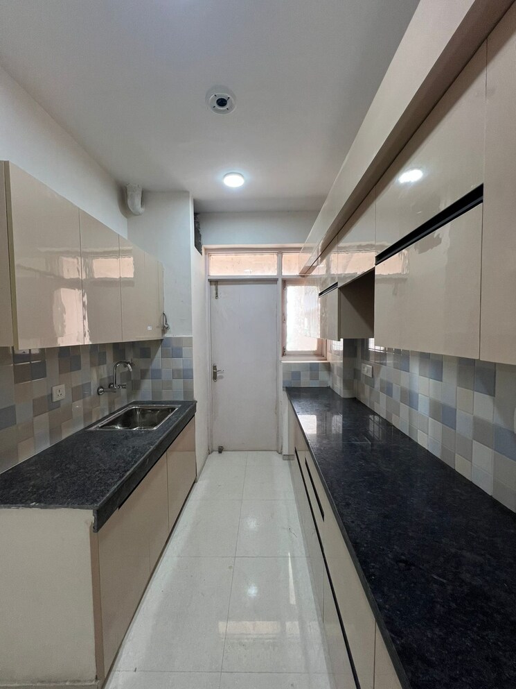 Kitchen, pareena-express-heights 3 Bedroom 1795 Sq.Ft. Apartment In Sector 99 Gurgaon 9385840