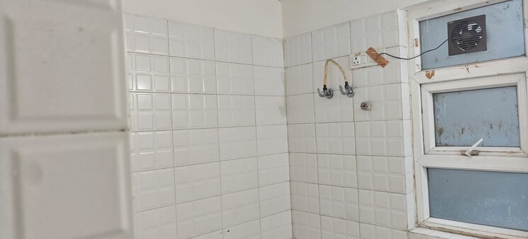 Bathroom, bptp-park-floors-ii 2 Bedroom 779 Sq.Ft. Apartment In Sector 76 Faridabad 9385879