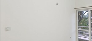 Room in 2 BHK Apartment at Bptp Park Floors ii, Sector 76 – for Rent