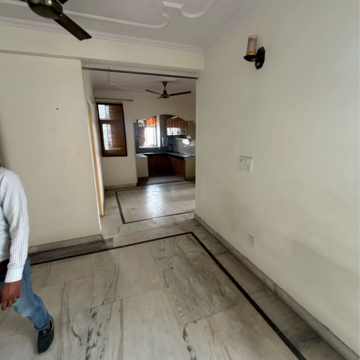 Room in 3 BHK Apartment at Royal Towers Noida, Sector 60 – for Sale