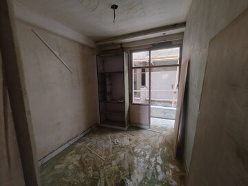 Room in 2 BHK Builder Floor at Dlf Ankur Vihar – for Sale