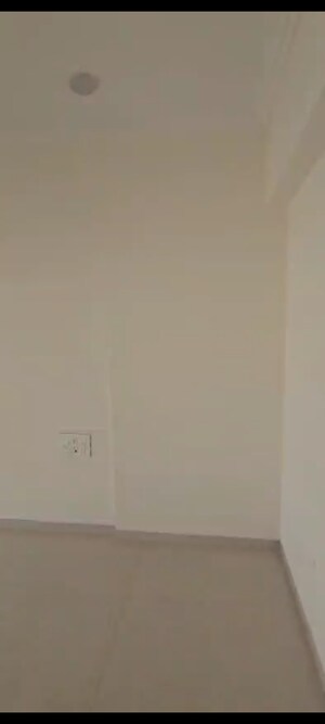 Furnished Amenities in 1 BHK Apartment at Jeevan Tara CHS, Vile Parle East – for Rent