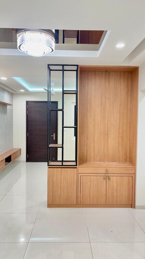 Room in 3 BHK Apartment at Rajapushpa Provincia, Narsingi – for Rent