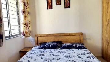 Bedroom in 2 BHK Apartment at Makarba – for Rent