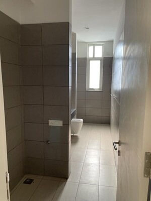 Bathroom in 3 BHK Apartment at Ireo Victory Valley, Sector 67 – for Rent