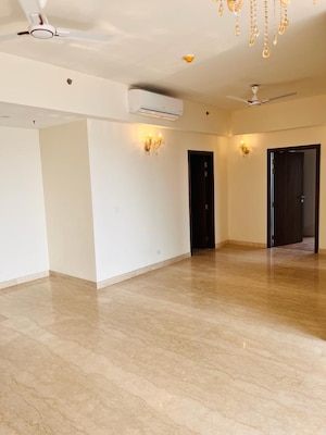 Room in 4 BHK Apartment at Ireo Victory Valley, Sector 67 – for Rent