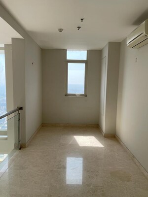 Building Lobby in 3 BHK Apartment at M3M Latitude, Sector 65 – for Rent