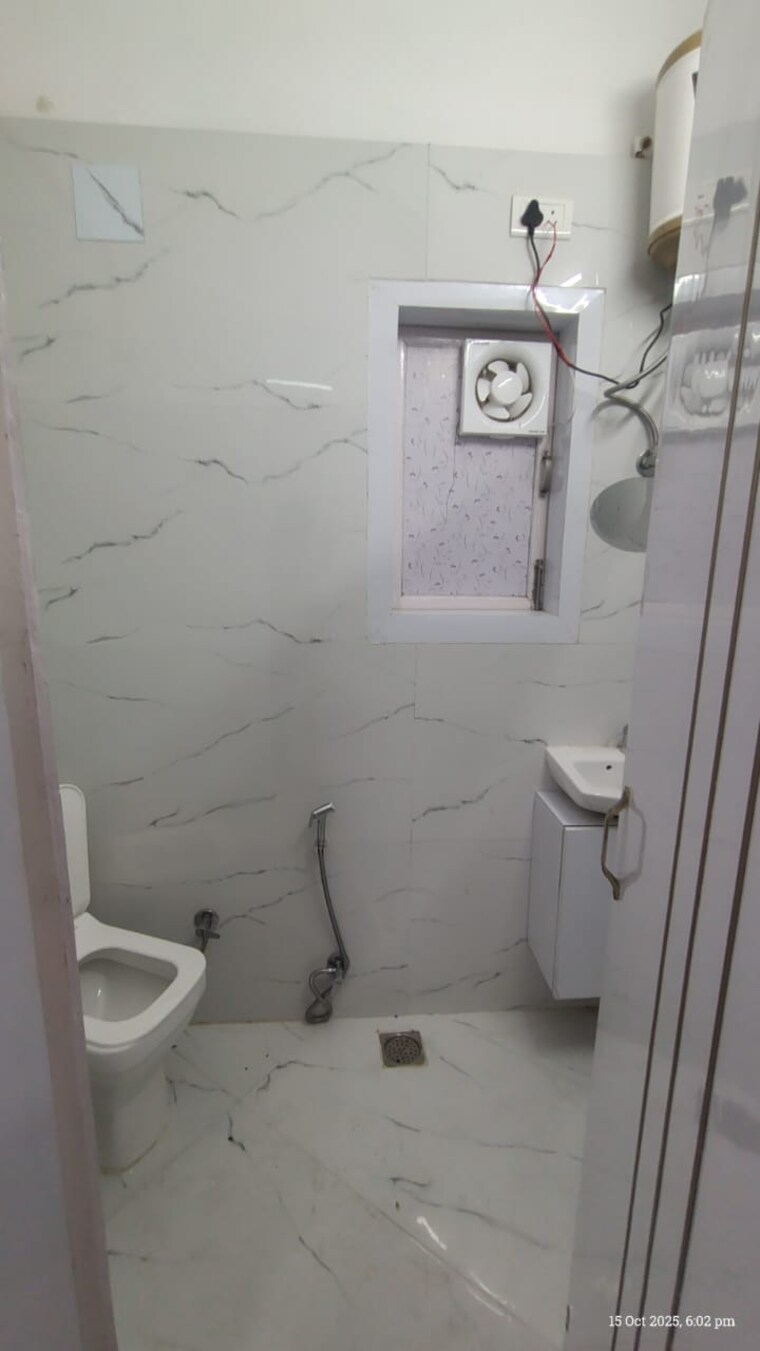 Bathroom, raheja-atlantis 1 RK 230 Sq.Ft. Apartment In Sector 31 Gurgaon 9386127