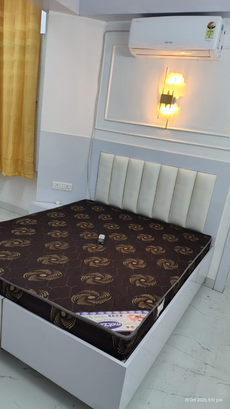 Bedroom, raheja-atlantis 1 RK 230 Sq.Ft. Apartment In Sector 31 Gurgaon 9386127