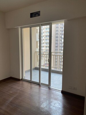Room in 4 BHK Apartment at M3M Latitude, Sector 65 – for Rent