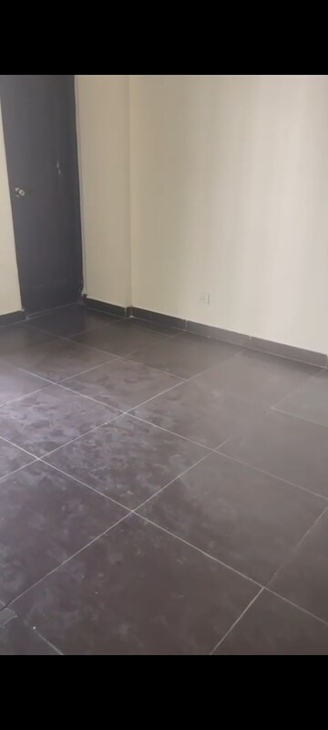 Room in 2.5 BHK Builder Floor at Wave Prime Floors, Wave City – for Rent