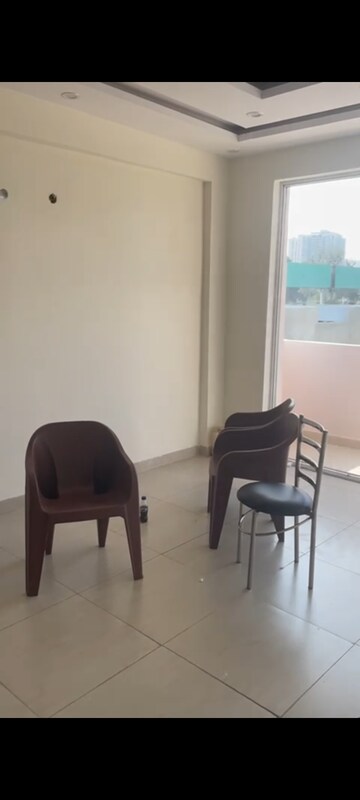 Team Area in 2.5 BHK Builder Floor at Wave Prime Floors, Wave City – for Rent