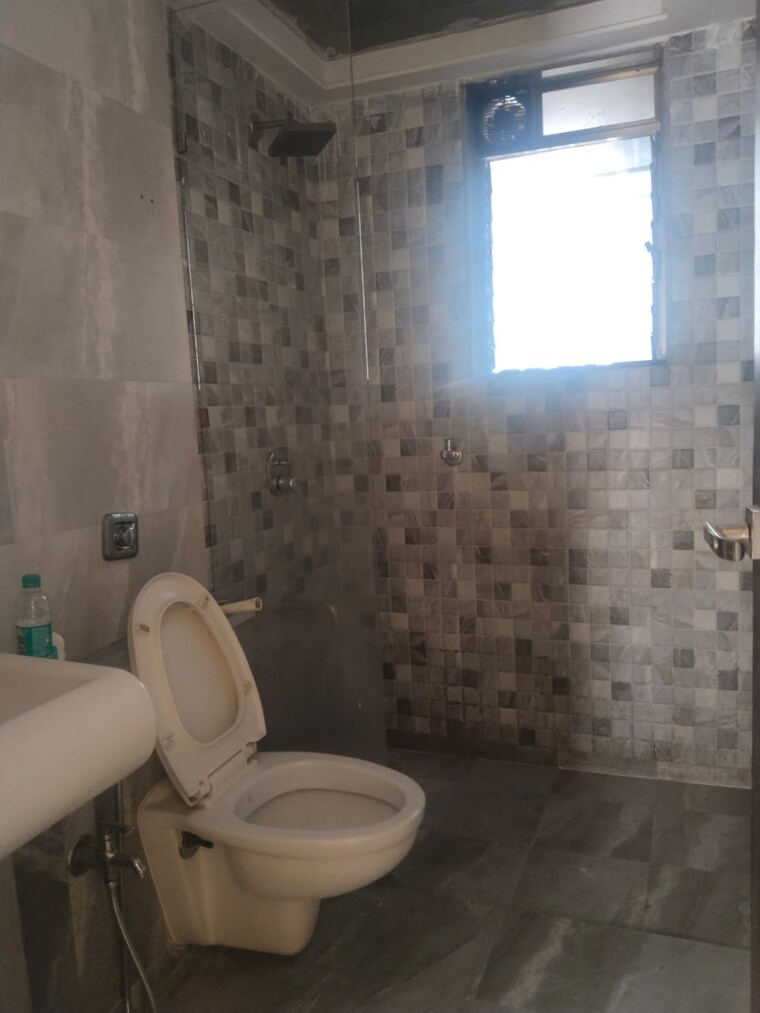 Bathroom, paradise-sai-crystal 2 Bedroom 1225 Sq.Ft. Apartment In Kharghar Navi Mumbai 9386166