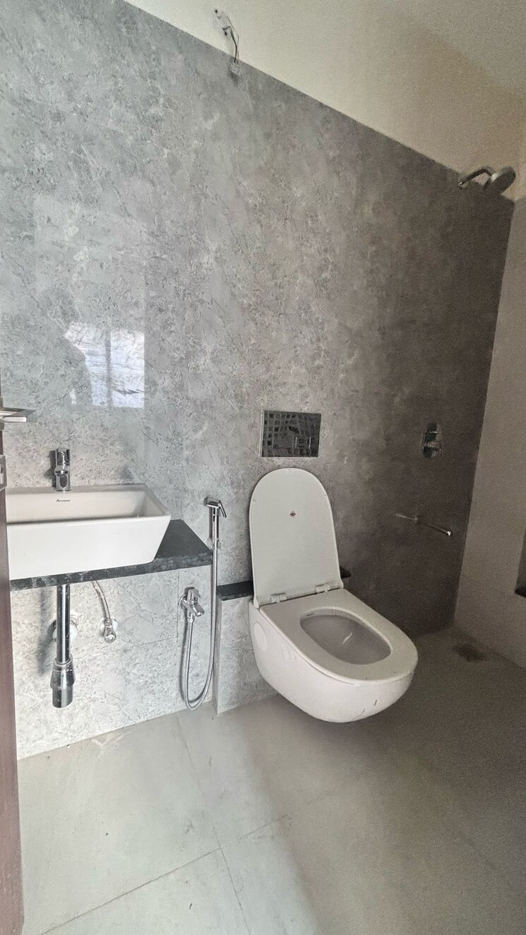 Bathroom, omkar-signet 2 Bedroom 503 Sq.Ft. Apartment In Malad East Mumbai 9386205