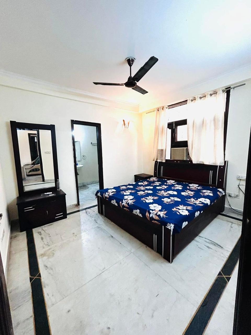 1.5 BHK Builder Floor For Rent in Paryavaran Complex 