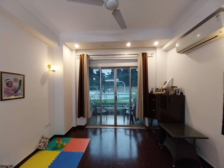 Living Room, dlf-the-crest 3 Bedroom 3511 Sq.Ft. Apartment In Sector 54 Gurgaon 9386266