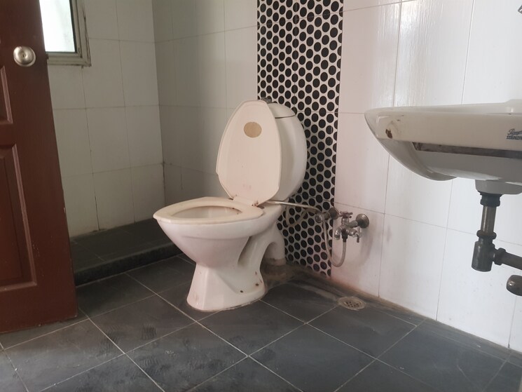 Bathroom, nipun-plaza 2 Bedroom 1000 Sq.Ft. Builder Floor In Vaishali Sector 4 Ghaziabad 9386230