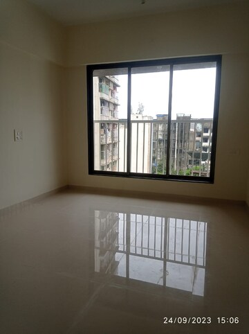 Room in 2 BHK Apartment at Bhoomi Samarth, Goregaon East – for Rent