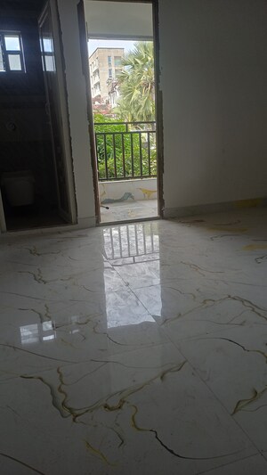 Room in 2 BHK Apartment at Kristi Villa, Chinar Park – for Rent