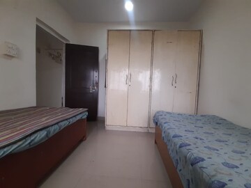 Room in 2 BHK Apartment at Royal Palms Diamond Isle Phase I, Goregaon East – for Rent