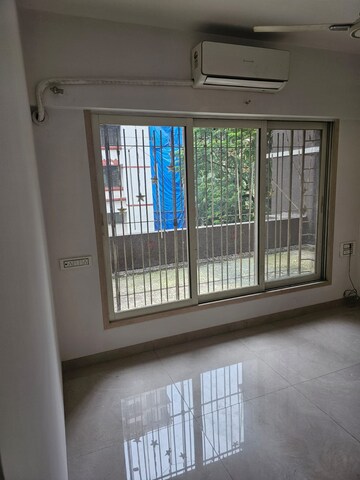 Bedroom in 4 BHK Apartment at Mahesh Jai Arati, Chembur – for Rent