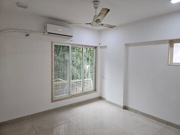 Bedroom in 4 BHK Apartment at Mahesh Jai Arati, Chembur – for Rent