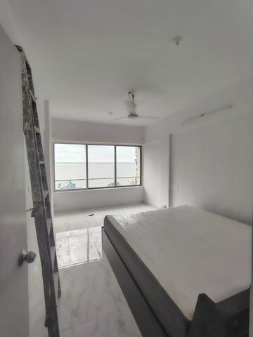 Bedroom in 2 BHK Apartment at New Neelam CHS, Andheri West – for Rent