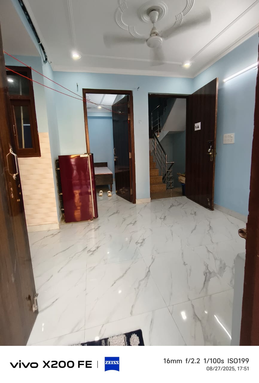 2.5 BHK Builder Floor For Rent in Paryavaran Complex 