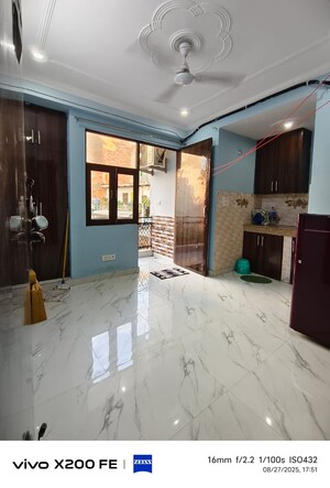 Parking in 2.5 BHK Builder Floor at Saket – for Rent