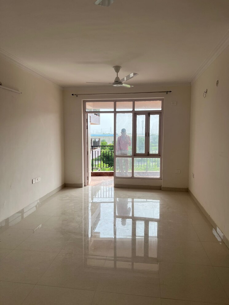 Room, pareena-express-heights 3 Bedroom 1800 Sq.Ft. Apartment In Sector 99 Gurgaon 9386388
