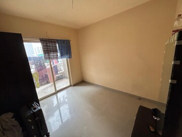 Room in 2 BHK Apartment at Diamond White Stone, Wagholi – for Rent