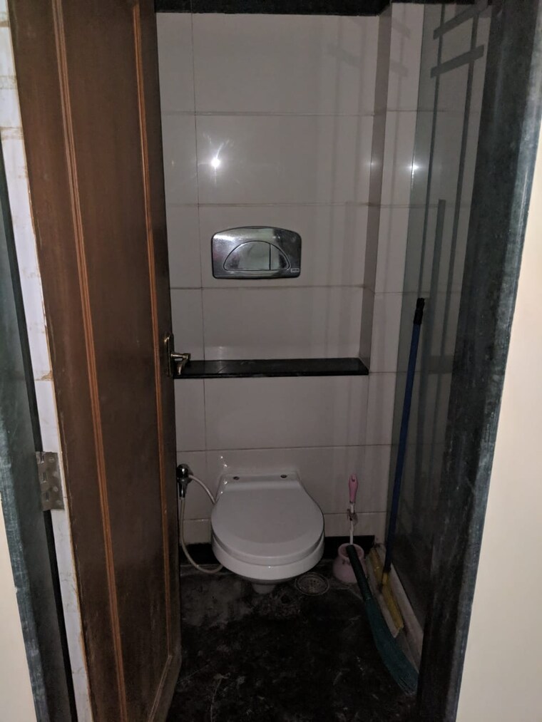 Bathroom, vanamali-chs 2 Bedroom 975 Sq.Ft. Apartment In Chembur Mumbai 9386397