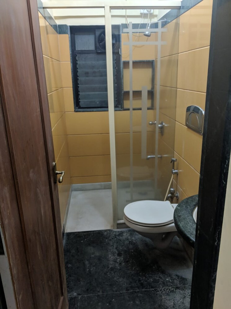 Bathroom, vanamali-chs 2 Bedroom 975 Sq.Ft. Apartment In Chembur Mumbai 9386397