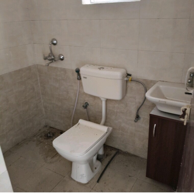 Bathroom, rof-aalayas 3 Bedroom 645 Sq.Ft. Apartment In Sector 102 Gurgaon 9386403