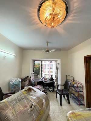 2 BHK Apartment For Rent in Green Meadows Bluilding 2 Chs Ltd, Kandivali East