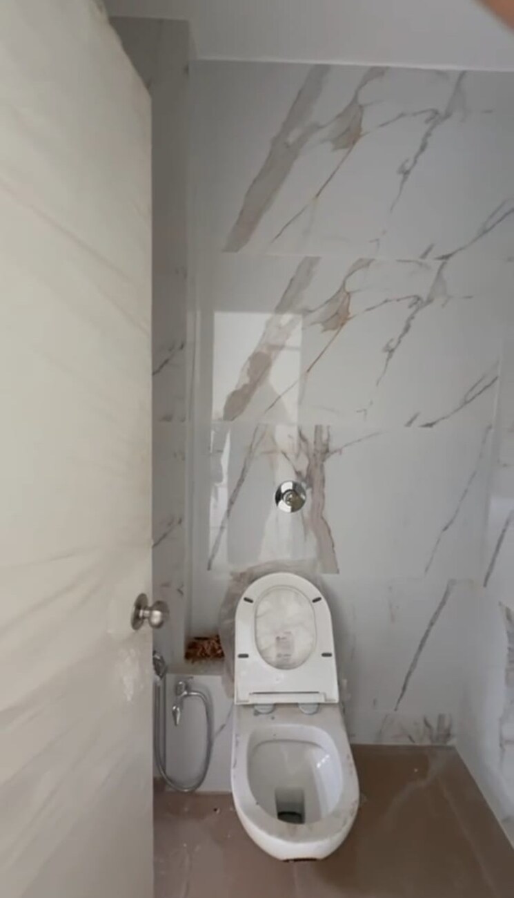 Bathroom, thane west 3 Bedroom 870 Sq.Ft. Apartment In Thane West Thane 9386436