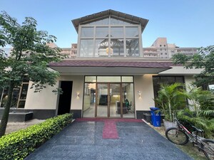 3 BHK Apartment For Rent in Pareena Express Heights, Sector 99