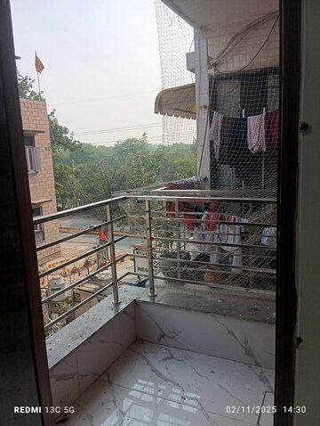 Balcony in 1 BHK Builder Floor at Rohini Sector 25 – for Rent
