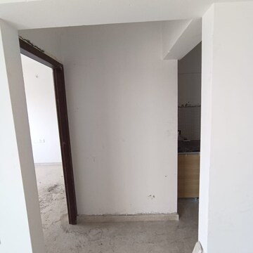 Room in 1 BHK Apartment at Omkar Signet, Malad East – for Rent