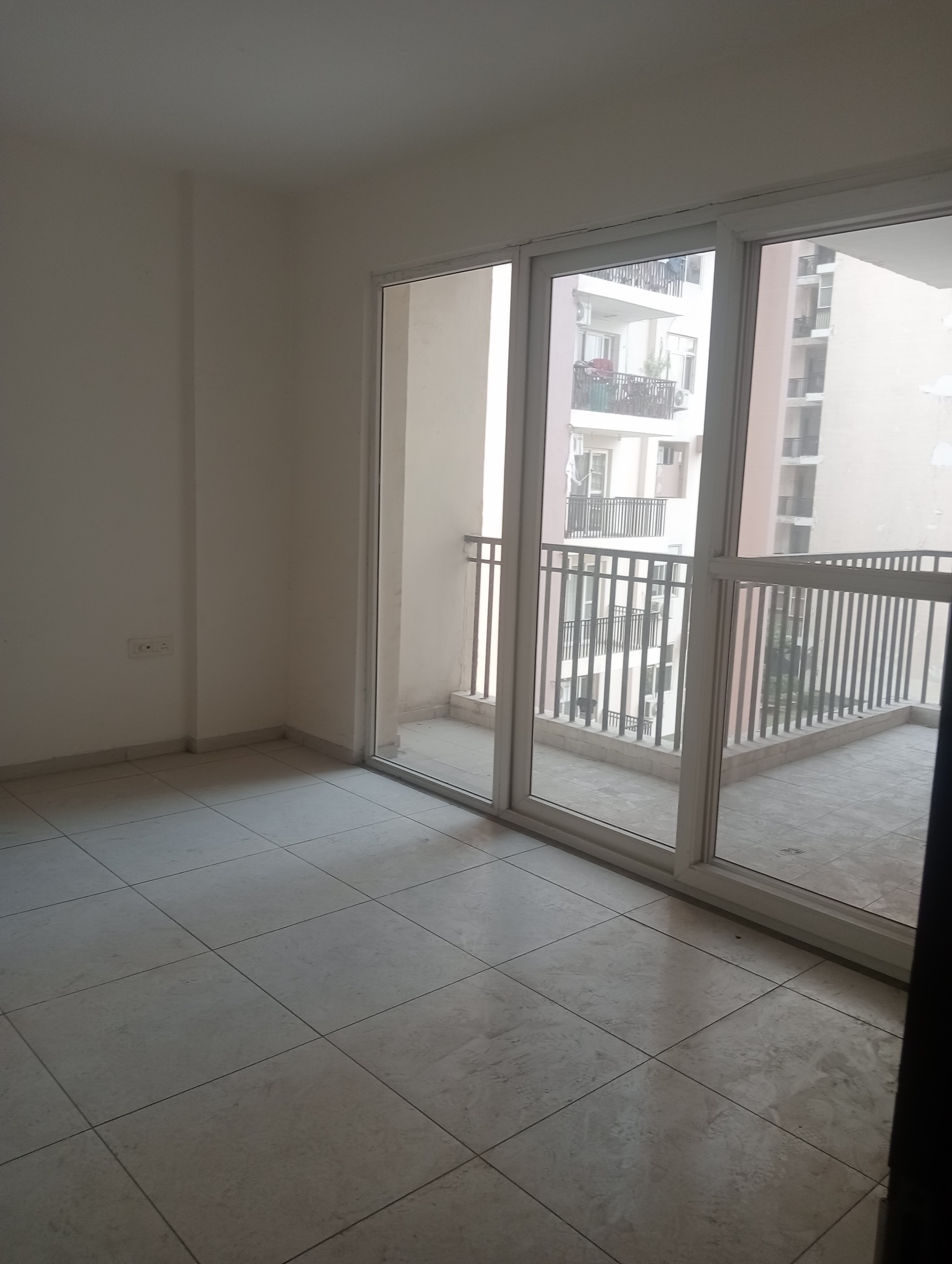 3 BHK 1910 Sq.Ft. Apartment in Motiaz Royal Citi