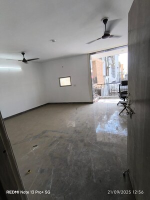 Room in 1.5 BHK Builder Floor at Saket – for Rent