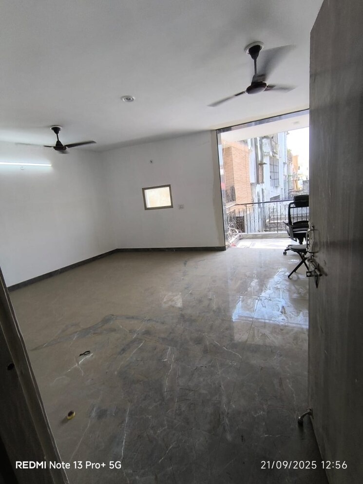 Room, saket 1.5 Bedroom 500 Sq.Ft. Builder Floor In Saket Delhi 9386548