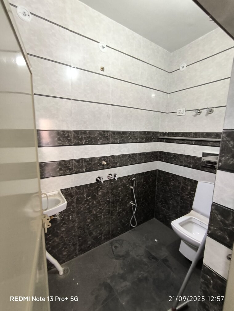 Balcony, saket 1.5 Bedroom 500 Sq.Ft. Builder Floor In Saket Delhi 9386548